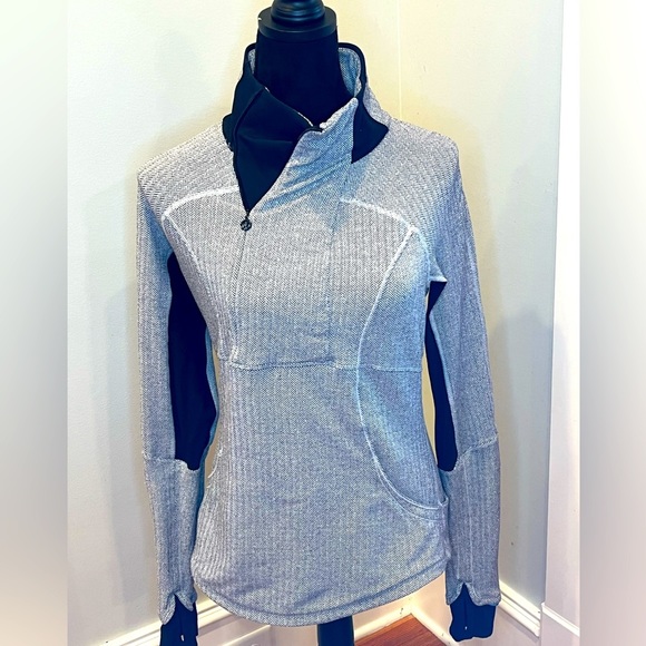Lululemon Base Runner 1/2 Zip
Heathered Herringbone Black White /Black. 8 - Picture 4 of 7